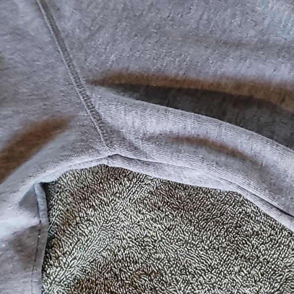 STUNNING VICTORIA'S SECRET GREY AND GREEN SURFBOARD V NECK HOODIE - Picture 9 of 13